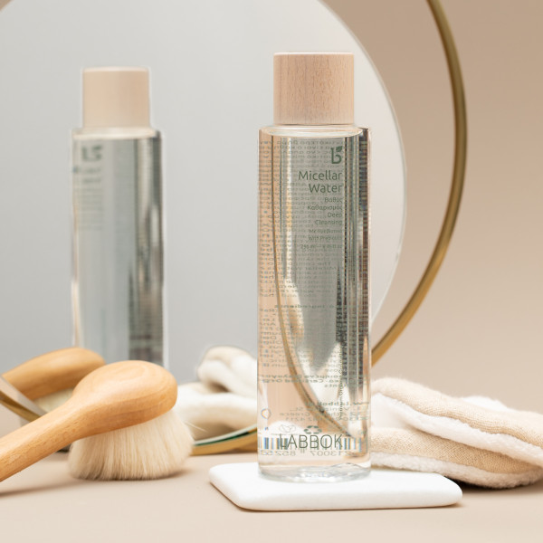 Мiцелярна вода з пребiотиками і квітковими водами Labbok Micellar water with prebiotics 250 мл